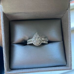 Diamond engagement & wedding band set